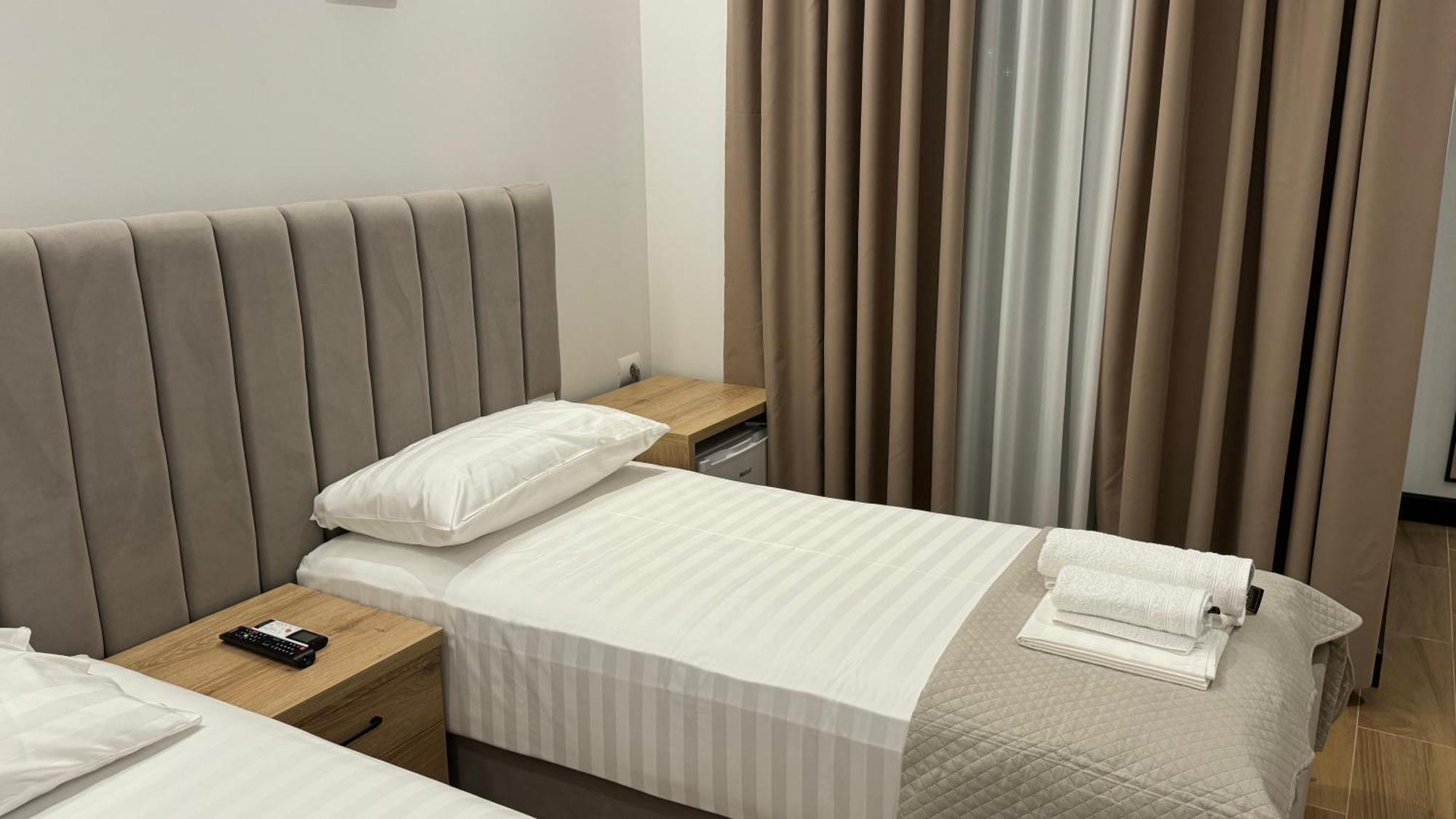 Hotel Bizant Пермети Экстерьер фото