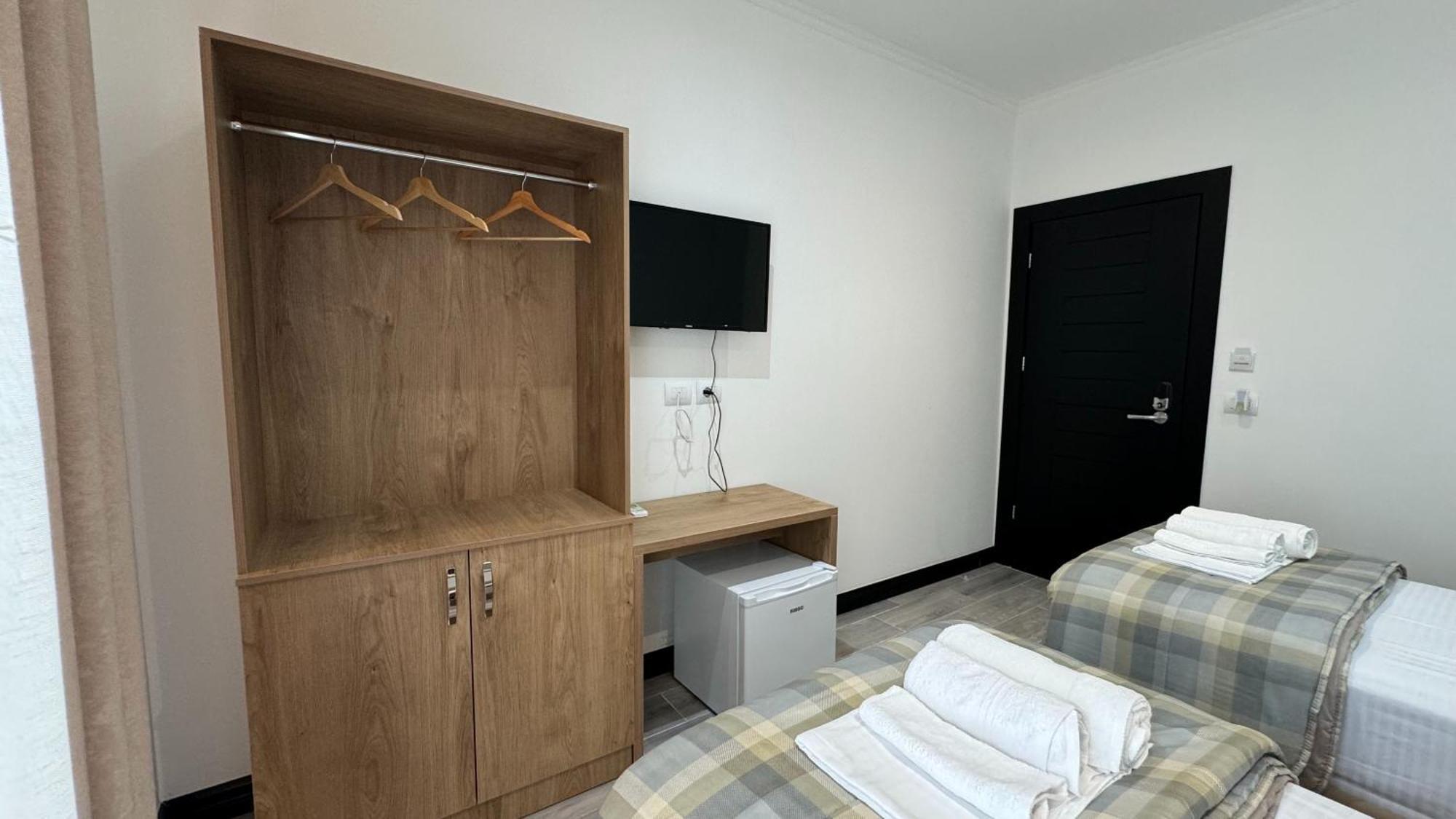Hotel Bizant Пермети Экстерьер фото
